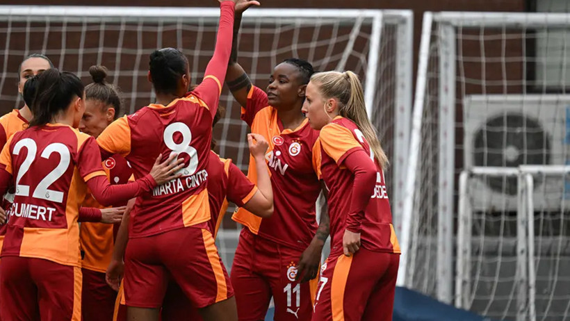 Beşiktaş, Galatasaray karşısında muhteşem döndü: 8 gol çıkan maç nefes kesti - Resim : 1