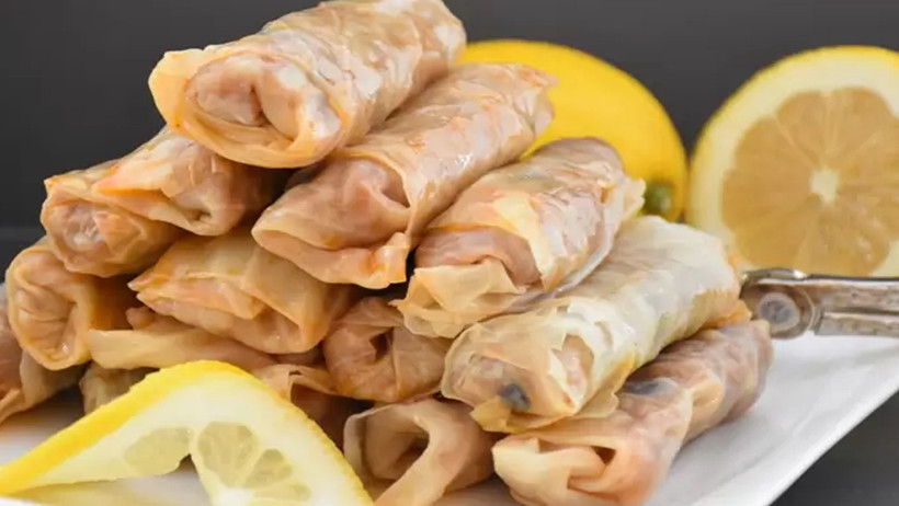 Bulgur mu Pirinç mi? Lahana sarmasında lezzet yarışı - Resim : 1