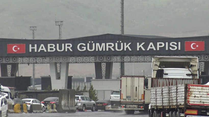 Tansiyon yüksek, trafik kesintisiz: Habur’da çarklar durmuyor - Resim : 5