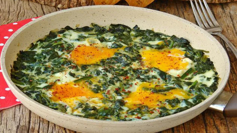 Pratik ve besleyici: 4 kişilik ıspanaklı yumurta tarifi - Resim : 1