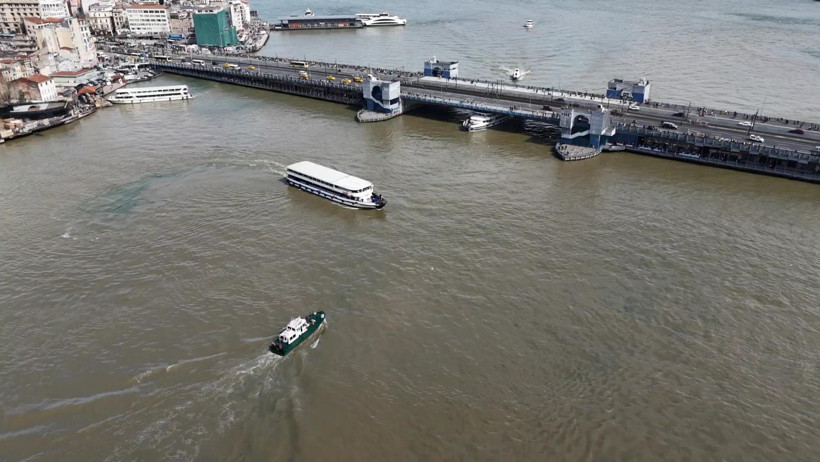 Haliç kahverengi tabakaya büründü: Uzmanından kritik uyarı - Resim : 4