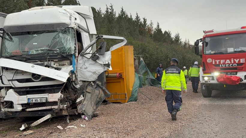 LPG tankeri ve TIR’lar birbirine girdi: Kocaeli'nde otoyol savaş alanına döndü - Resim : 5