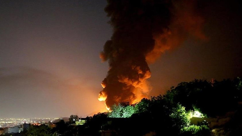 İran, Arap ülkelerindeki ABD üsleri ve kritik noktalara 33 günde en az 5 bin 735 saldırı düzenledi - Resim : 1