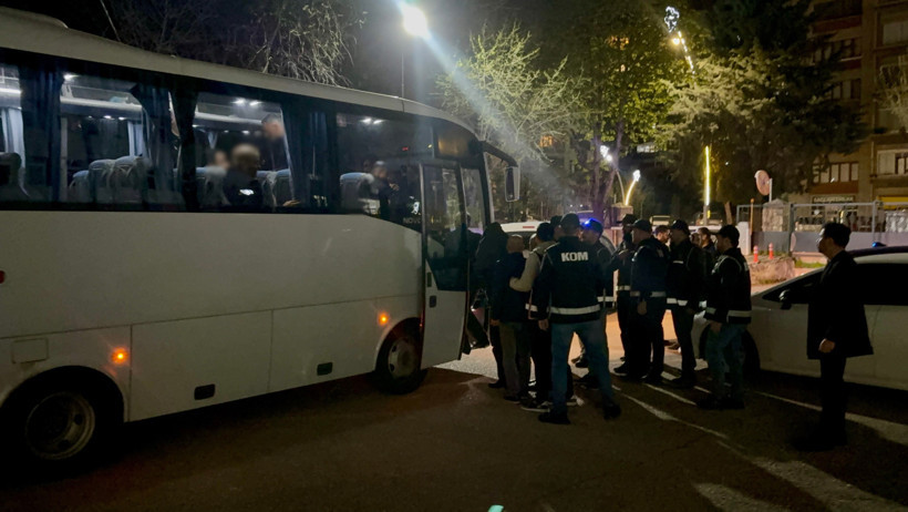 Ehliyet sınavında yapay zekalı joker skandalı: 14 kişi tutuklandı - Resim : 3