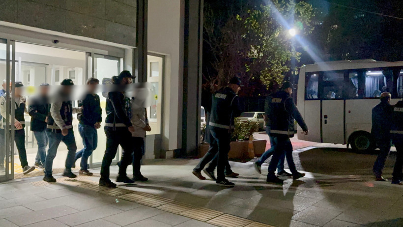 Ehliyet sınavında yapay zekalı joker skandalı: 14 kişi tutuklandı - Resim : 1