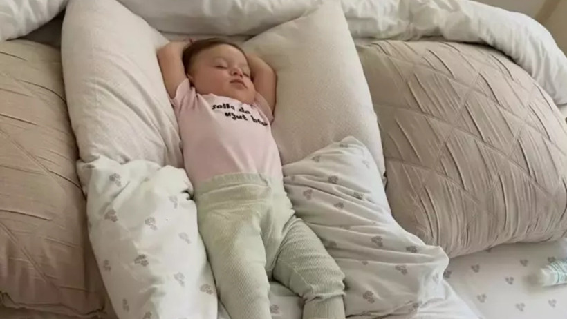 Gizem Karaca'dan kızı ile yeni fotoğraflar - Resim : 1
