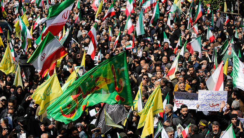 Tahran’da 10 binler Hamaney’i andı: Öldürülmesinin üzerinden 40 gün geçti - Resim : 2