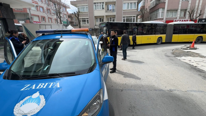 Yolcular ve sürücüler isyan etti: Bu kadarına da pes: Avcılar’da trafik kiletlendi - Resim : 1
