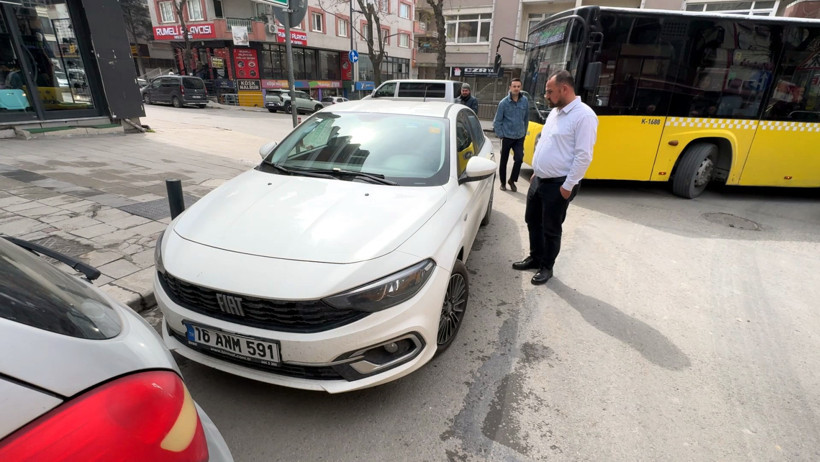 Yolcular ve sürücüler isyan etti: Bu kadarına da pes: Avcılar’da trafik kiletlendi - Resim : 2