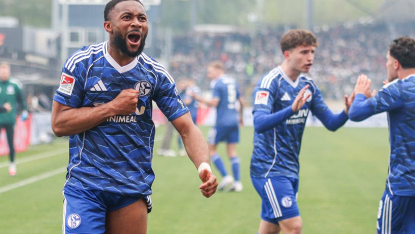 Kenan ile Dzeko'nun yokluğunda 10 kişi Schalke yine kazandı - Resim : 3