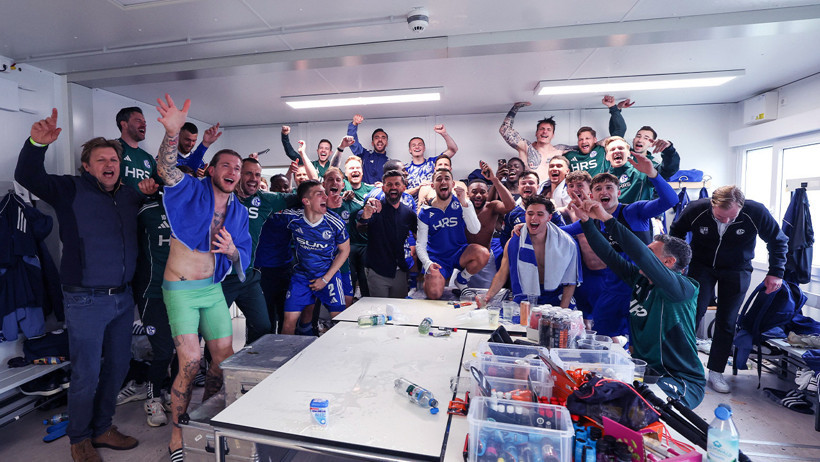 Kenan ile Dzeko'nun yokluğunda 10 kişi Schalke yine kazandı - Resim : 4