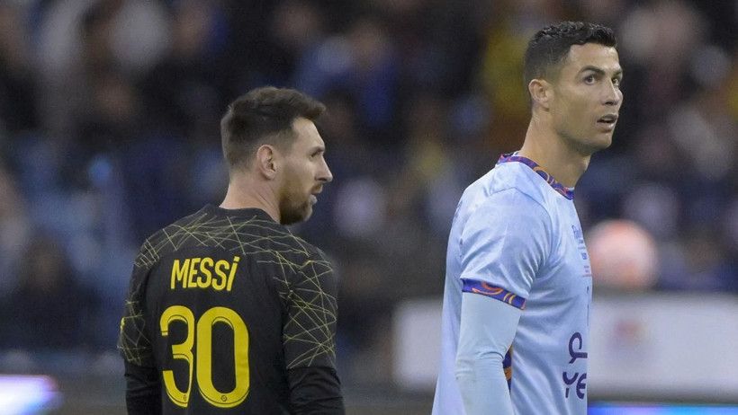 Ronaldo, 'Messi daha iyi' diyen efsane futbolcuyu takipten çıktı - Resim : 1