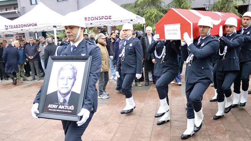 Trabzonspor'un eski başkanı Atay Aktuğ son yolculuğuna uğurlandı - Resim : 5