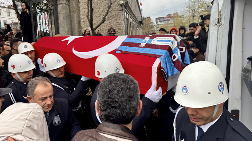 Trabzonspor'un eski başkanı Atay Aktuğ son yolculuğuna uğurlandı - Resim : 6