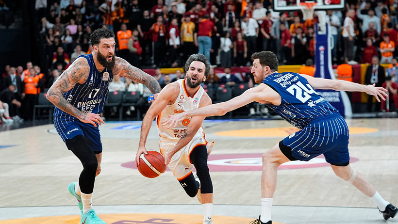 Anadolu Efes Galatasaray'ı deplasmanda mağlup etti - Resim : 2