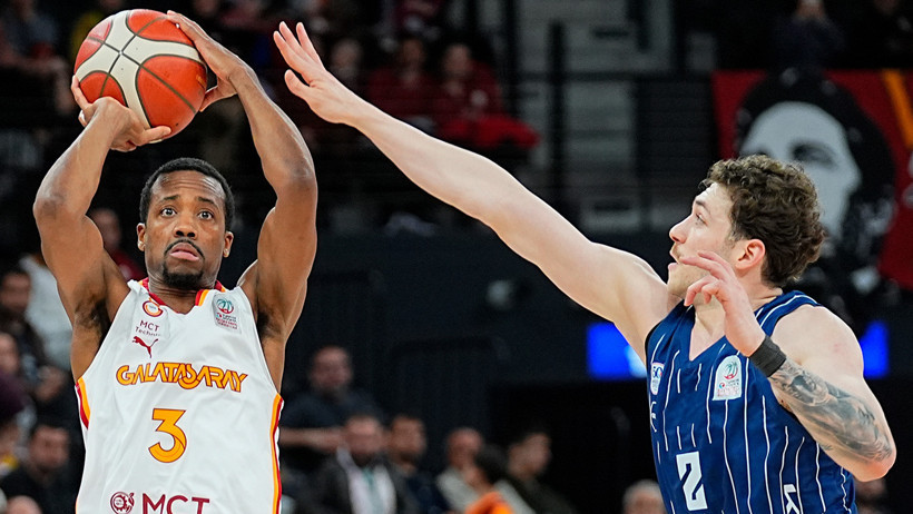 Anadolu Efes Galatasaray'ı deplasmanda mağlup etti - Resim : 1