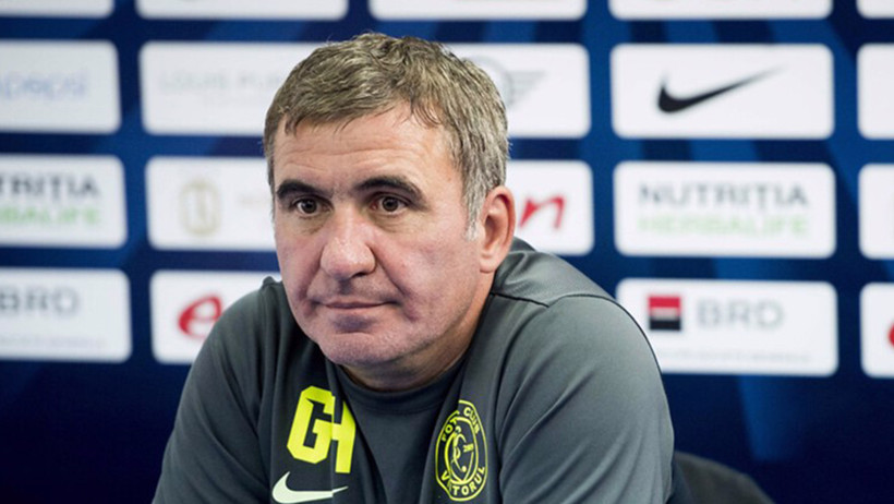 Romanya Milli Takımı'nda Hagi dönemi resmen başladı - Resim : 1