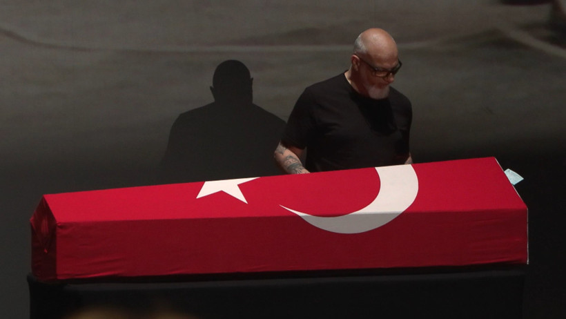 Usta oyuncu Ferdi Atuner'e veda: AKM'de tören düzenlendi - Resim : 2