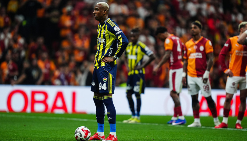 Galatasaray derbide Fenerbahçe’yi net skorla yendi: Şampiyonluk meşalesini yaktı - Resim : 1