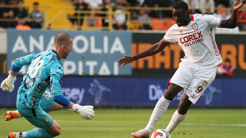 Alanyaspor-Samsunspor maçının son anları nefes kesti: Uzatmalarda 3 gol - Resim : 1