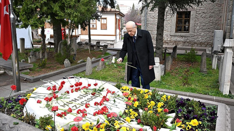 Bahçeli’nin Yazıcıoğlu’nun kabrine neden gittiği anlaşıldı... Bahçeli, teslim bayrağını çekti... Ülkücüler, “Devlet”in özrünü kabul eder mi? - Resim : 1