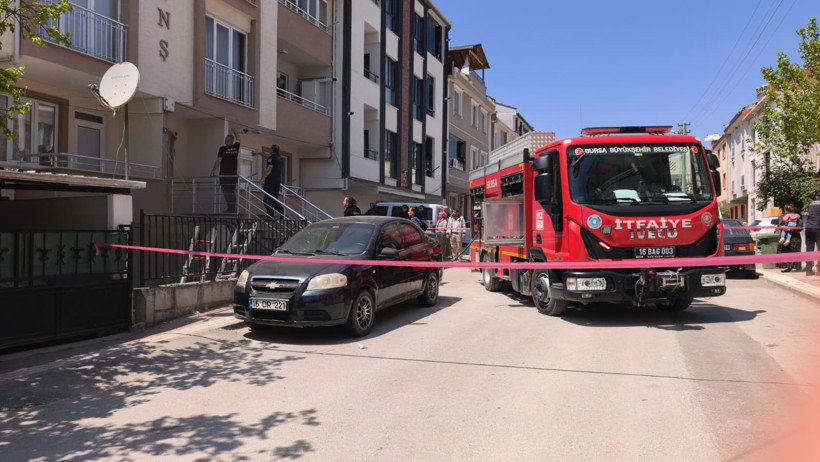Anne ile kızını komşular kurtardı: Saç kurutma makinesi patladı alev aldı - Resim : 4