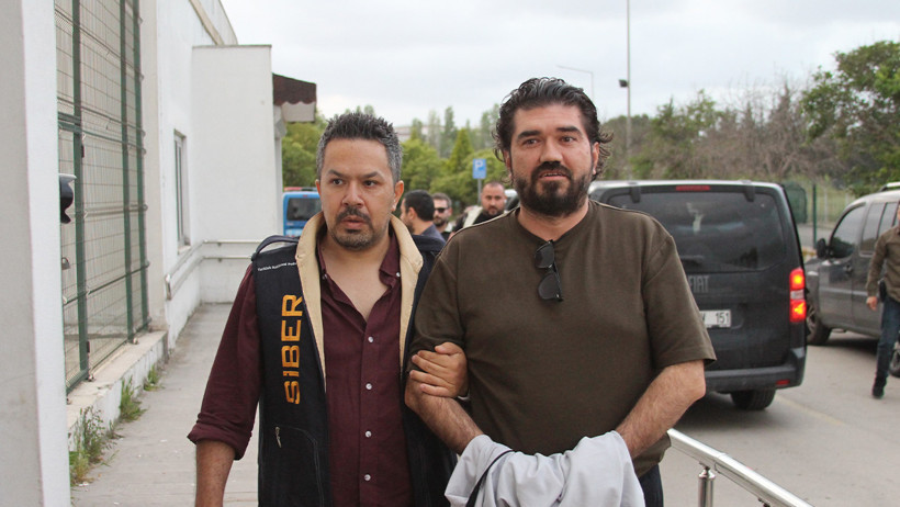 Gözaltına alınan Rasim Ozan Kütahyalı Adana'ya getirildi: 'Bir yanlış anlaşılma var' - Resim : 2