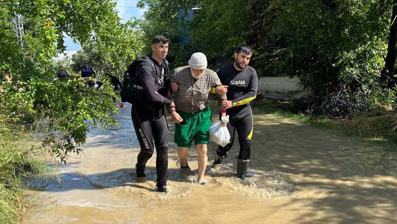 Hatay’da sel felaketi: Can kayıpları var, okullar tatil edildi - Resim : 7