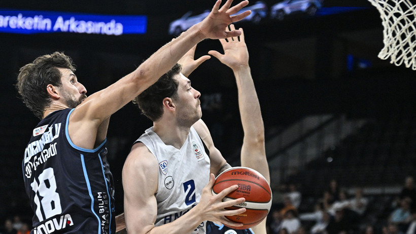 Anadolu Efes Türk Telekom’u 86-75 mağlup ederek seride öne geçti - Resim : 2