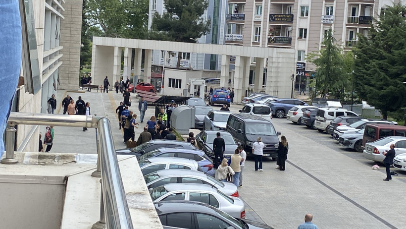 Adliyede dehşet anları: Merdiven boşluğuna doğru koştu: 8 kişi gözaltına alındı - Resim : 3