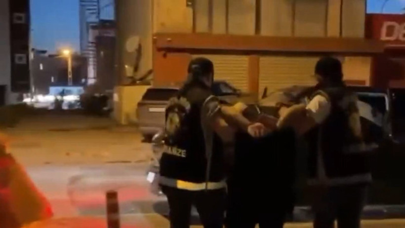 Alaçatı’daki kanlı pusudaki gizem çözülüyor: Polat ailesinin tetikçilerinde sıcak gelişme - Resim : 1