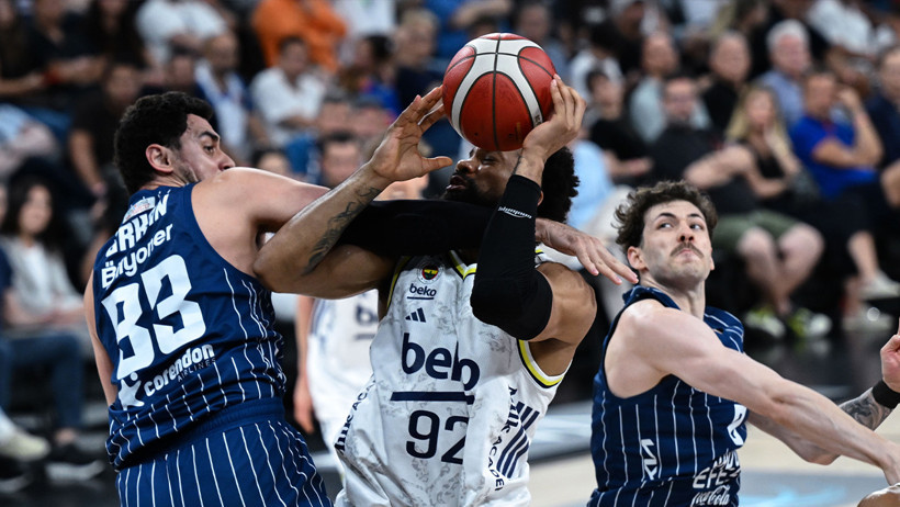 Fenerbahçe Beko Anadolu Efes'i uzatmada yıkarak ilk finalist oldu - Resim : 1