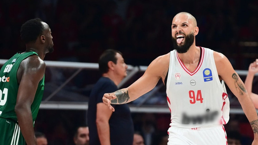 Ergin Ataman 51 saniye kala atıldı: Gergin seride Olympiakos öne geçti - Resim : 1