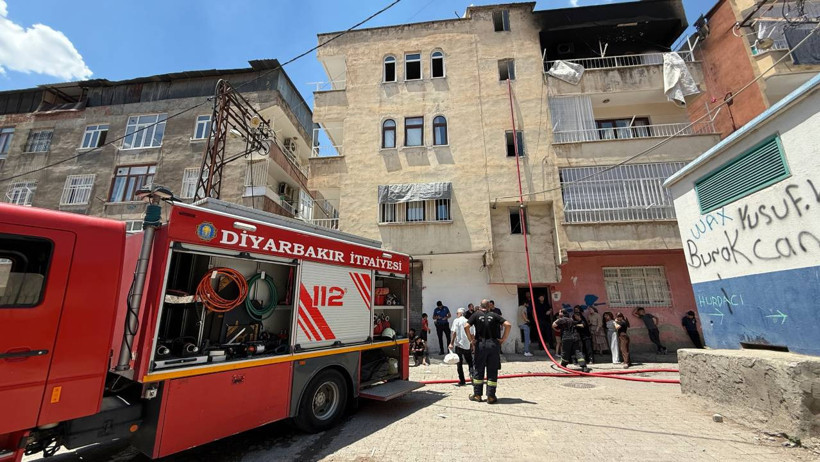Diyarbakır'da yangın sonrası arbede: Komşular birbirine girdi - Resim : 1