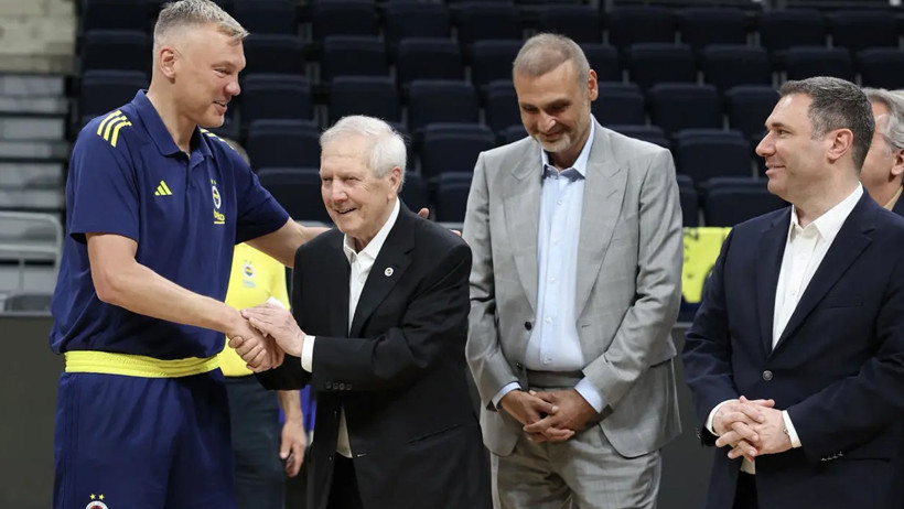 Aziz Yıldırım’dan basketbol derbisi öncesi Fenerbahçe Beko’ya ziyaret - Resim : 1