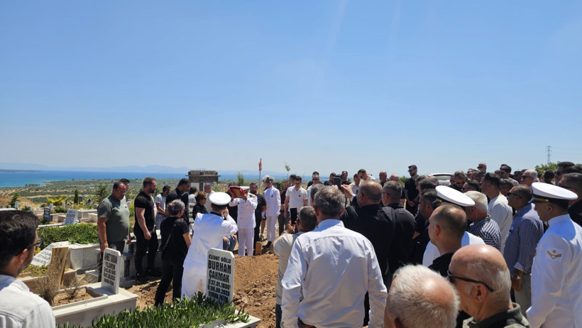 Garnizon Komutanı da oradaydı: Astsubay Açıkgöz dualarla defnedildi - Resim : 1