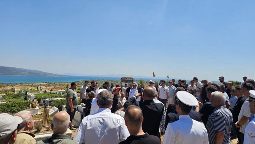 Garnizon Komutanı da oradaydı: Astsubay Açıkgöz dualarla defnedildi - Resim : 2