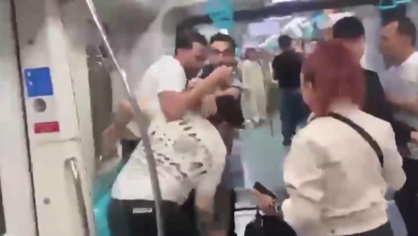 Marmaray’da yumruk yağmuru: Güvenlik ve temizlik görevlisi de karıştı - Resim : 2