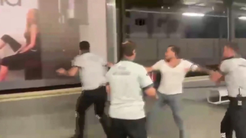 Marmaray’da yumruk yağmuru: Güvenlik ve temizlik görevlisi de karıştı - Resim : 6