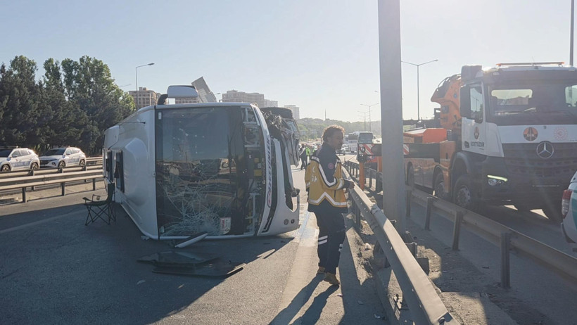 TEM’de dehşet anları: Midibüs bariyerlere çarptı: 12 yaralı - Resim : 3