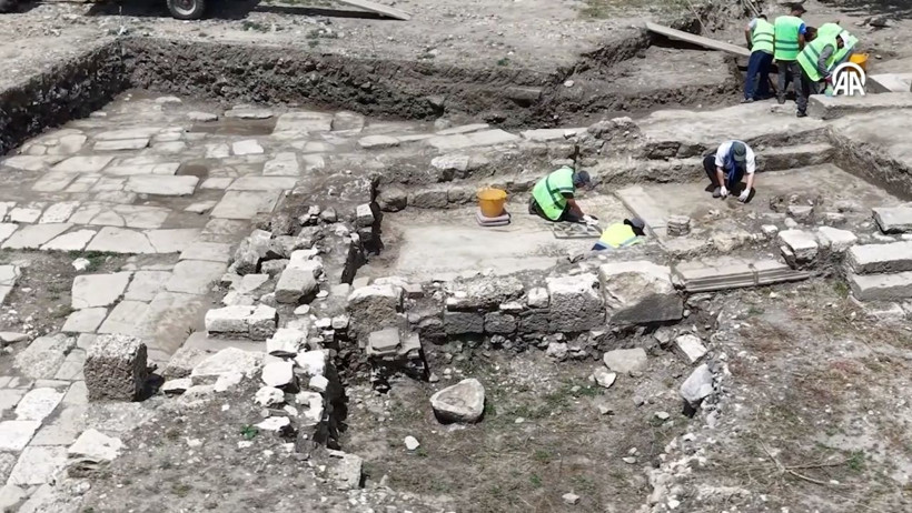 1700 yıllık büyük keşif: Roma Dönemi'nden kalan nadir mozaik ortaya çıkarıldı - Resim : 1
