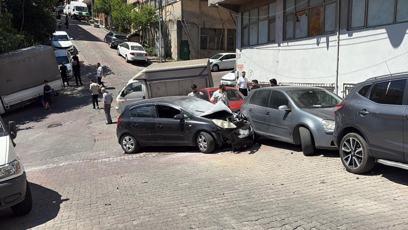 Kağıthane'de sürücüsüz dehşet: Kendi kazasına seyirci kaldı - Resim : 3