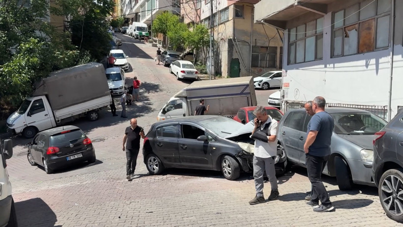 Kağıthane'de sürücüsüz dehşet: Kendi kazasına seyirci kaldı - Resim : 4