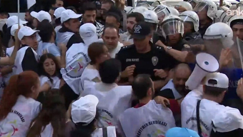 Ankara'da &ouml;ğretmenlerin y&uuml;r&uuml;y&uuml;ş&uuml;ne polis m&uuml;dahalesi - Resim : 1