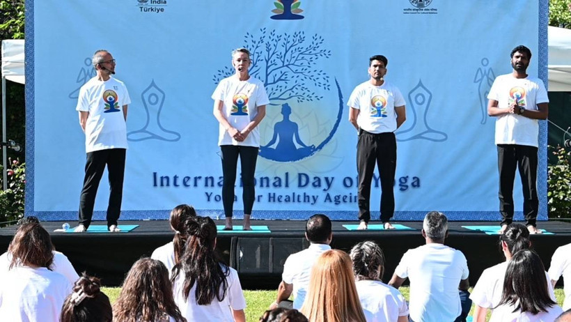 Ankara’da renkli Yoga Günü kutlaması - Resim : 1