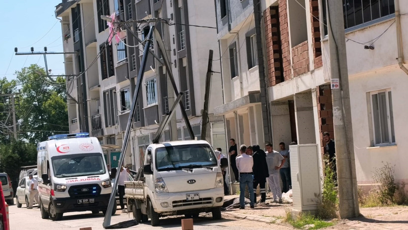 Feryadı yürekleri dağladı: Çatıdaki montaj ölümle bitti - Resim : 1