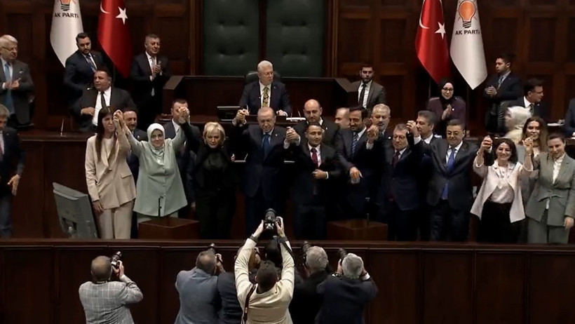CHP'den istifa eden Nimet Özdemir AK Parti'ye katıldı - Resim : 1