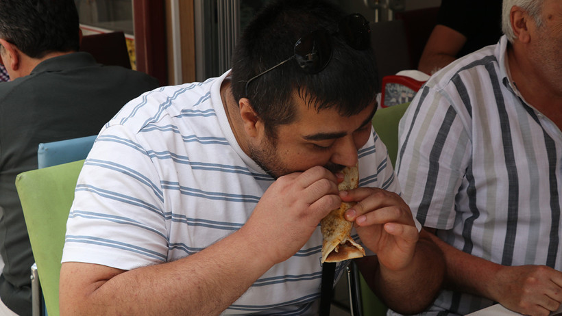 Ucuza sattığı lahmacun ile yüzde 15 kazanç sağlıyor - Resim : 2
