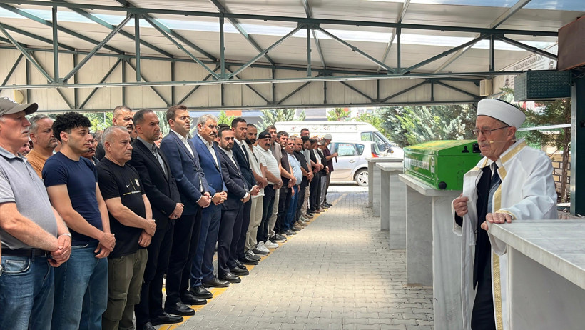 Havai fişek fabrikasındaki patlamada can veren işçi son yolculuğuna uğurlandı - Resim : 1