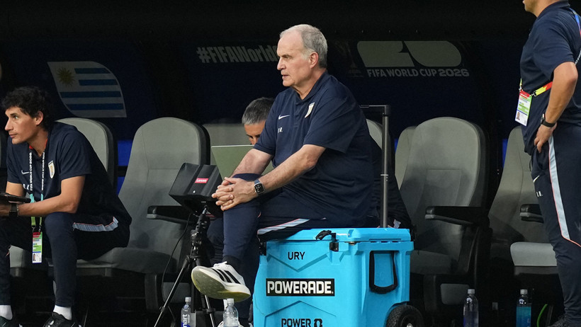 Lugano Bielsa'yı topa tuttu: 'Onunla Dünya Kupası'na gitmek hataydı' - Resim : 1